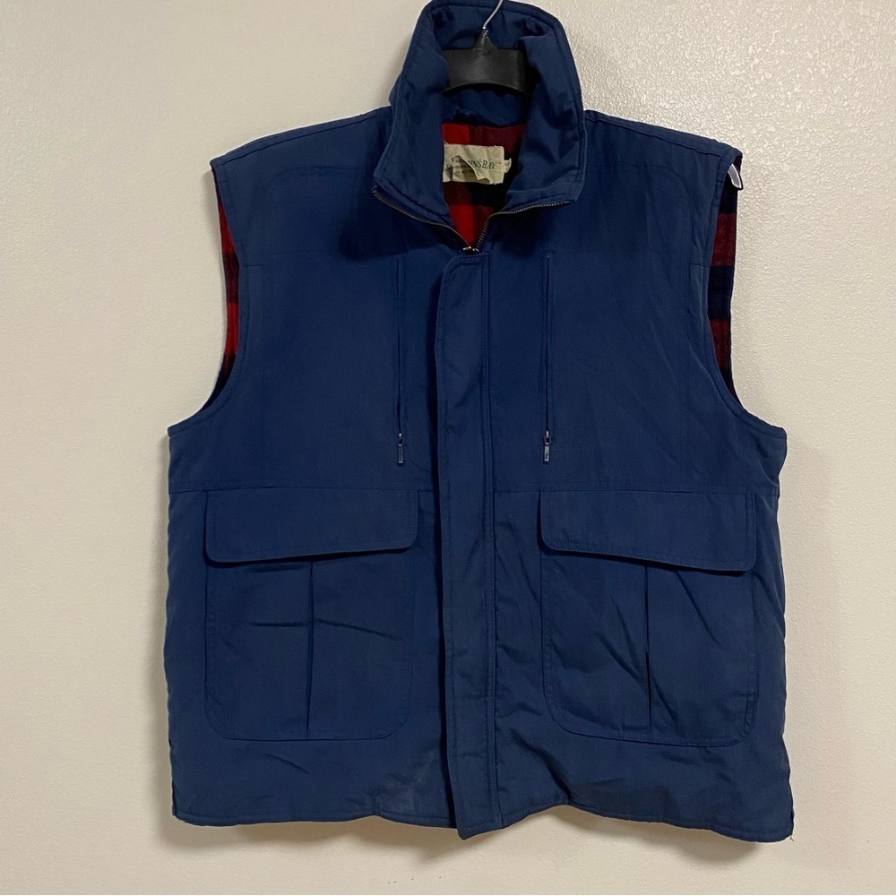 St. John’s Bay Vest Mens Large Blue Red Buffalo plaid full zip